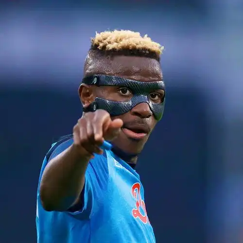  薪资1年翻8倍利雅得新月报价2亿欧,奥斯梅恩成姆巴佩替代者