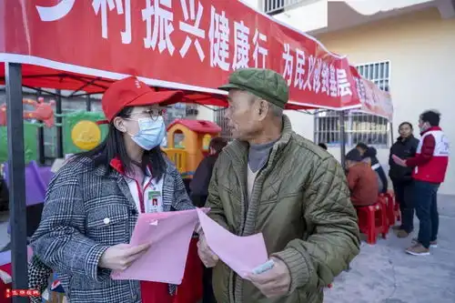  一辆辆车进入乡村,博白农民兄弟的表情亮了