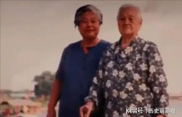  父亲在淮海战役中牺牲,遗体丢失,74岁老太在电视中发现父亲身影