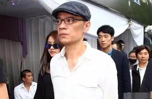  55岁金钟视帝吴朋奉家中猝逝,走时表情安详像睡着一样,死因不明