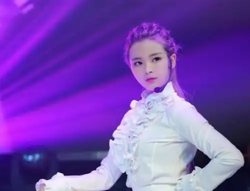  锦鲤少女杨超越,不一样的出道方式,不一样的偶像风格
