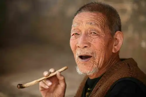  在父亲节来临之际,摄影师用镜头讲述父爱是一种怎样的存在