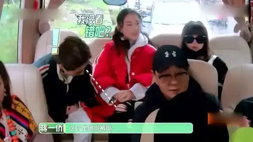  张绍刚说的梗黄圣依没接住,不料李雪琴随口接住,不愧是梗王