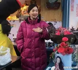 小陶虹生日的时候徐峥开着餐车去给老婆应援 小陶虹生日的时候徐峥开着餐车去给老婆应援