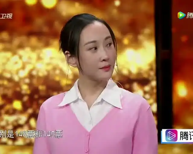 小沈阳如此跟观众打招呼,有谁注意到徐峥的表情 小沈阳如此跟观众打招呼,有谁注意到徐峥的表情