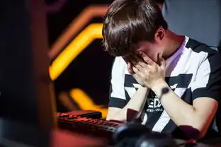  lpl厂长双手捂脸难掩失落心情