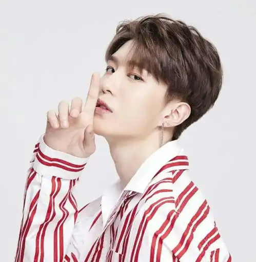  谁把范丞丞素颜路透照放出来的你看看不化妆你能认出来他