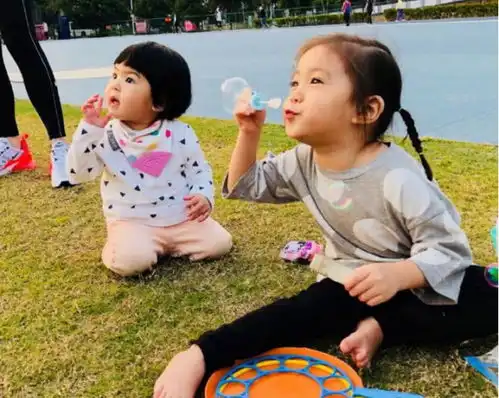  妈妈是超人波妞在节目中的一个正常的举动,却发现了贾静雯多年的秘密