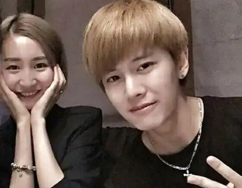 娱乐圈英年早婚的男星,魏晨任嘉伦不算啥,他22岁结婚只为留她在身边 娱乐圈英年早婚的男星,魏晨任嘉伦不算啥,他22岁结婚只为留她在身边