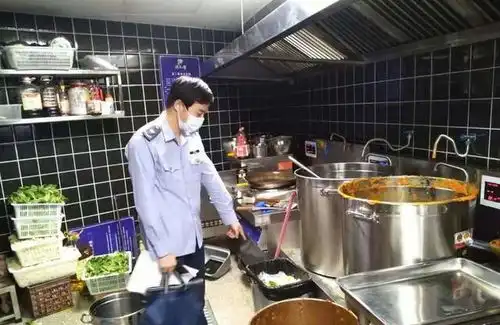  杜海涛火锅店停业后厨脏得让人怀疑人生明星店就代表高品质吗