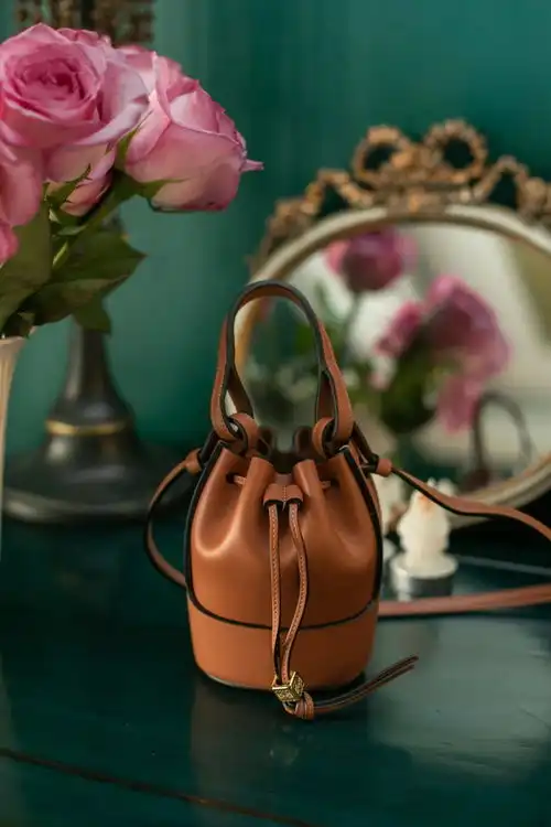  推广这个包包也太好看了难怪刘雯周雨彤最近都在背