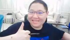 英雄联盟无限火力骚猪落败遭惩罚pdd尬舞新表情包还能撩妹 英雄联盟无限火力骚猪落败遭惩罚pdd尬舞新表情包还能撩妹