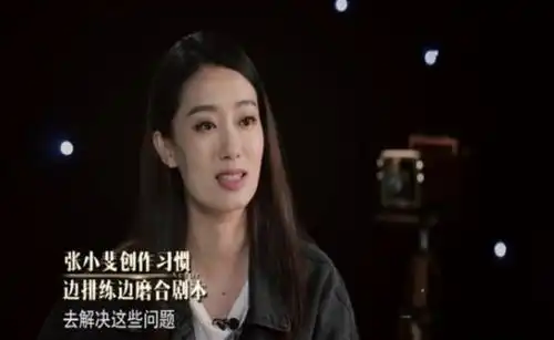  张小斐撩起衣服,谁注意她的表情变化了徐峥看后直掉眼泪