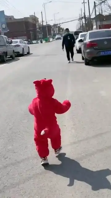  这就是两岁孩子,见到爸爸的表情