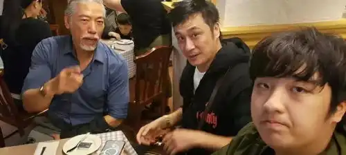  吴镇宇上综艺被做成表情包,费曼评论区耍宝补刀,笑死了