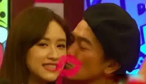  吴宗宪又当众亲女儿女儿的表情好尴尬