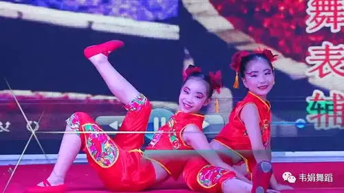  22年汇报演出第一场1012