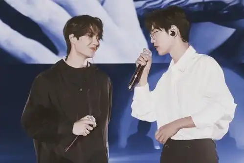  王一博迷惑行为录着节目就开始打肖战,和王子异比舞表情太欠揍