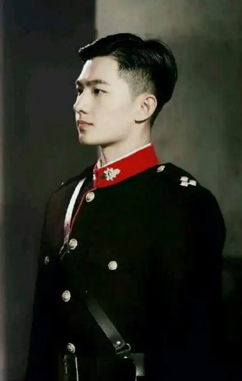  杨洋,快来欣赏占士吴