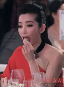  陈赫邓超李晨深夜吃龙虾明星吃相谁最恐怖