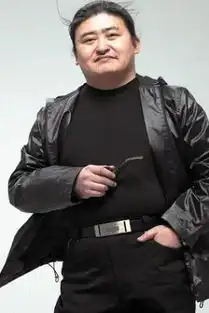 岳云鹏戴假发遭调侃晓松哥,你不戴眼镜像刘欢 岳云鹏戴假发遭调侃晓松哥,你不戴眼镜像刘欢