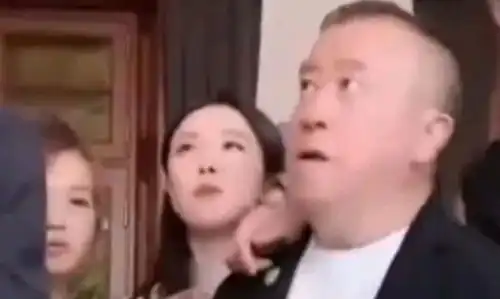  曾志伟的表情,其实是一种恐惧