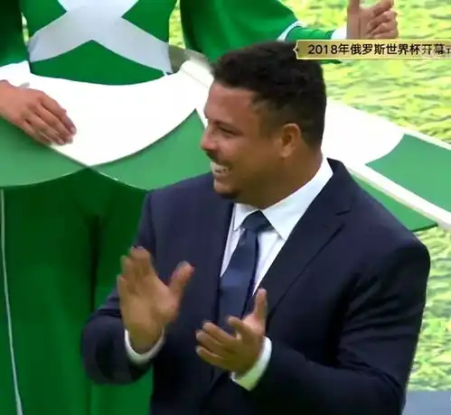 陈奕迅吴秀波看世界杯被偷拍,普京摊手刷爆全网,沙特人捂脸凌晨,一年的笑点被承包了 陈奕迅吴秀波看世界杯被偷拍,普京摊手刷爆全网,沙特人捂脸凌晨,一年的笑点被承包了