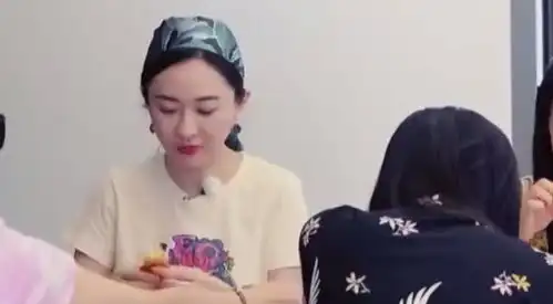  唐一菲情商低吗吐槽霍思燕可以吃,霍思燕表情很尴尬