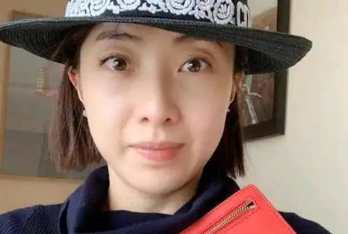  刘銮雄被传病危,甘比现身医院表情凝重,回应传闻大刘中气十足