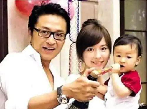  59岁咆哮帝马景涛,中年发福帅气不再,曾因强吻刘嘉玲被骂