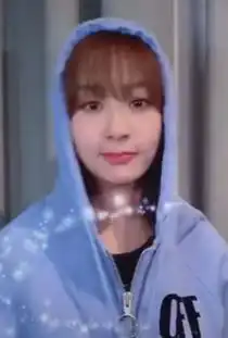  亲密照被喊在一起杨紫却只想玩盲盒,自虐表情包差点被她笑死