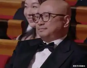  陶虹和袁泉金鸡节同台,并调侃各自老公,台下徐峥的表情转换微妙
