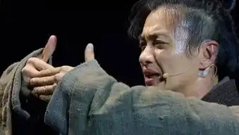  朱丹不顾形象冲上舞台拥抱周一围,章子怡表情亮了
