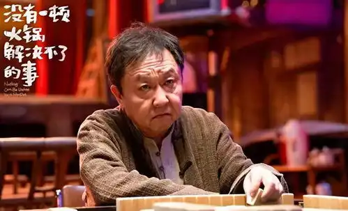  于谦夫妇为儿子办成人礼曝其手握18个录取通知书,个头赶超老爸