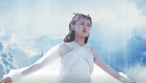杨超越表情包高清壁纸香