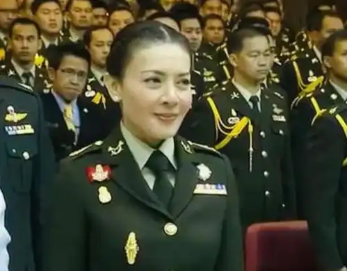  泰王正面回应住院,苏提达积极营业,西拉米王妃低位最卑微