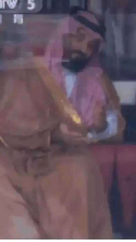 炸裂陈奕迅在世界杯被偷拍普京变表情包土豪沙特人失望...凌晨的世界杯,承包了我一年的笑点... 炸裂陈奕迅在世界杯被偷拍普京变表情包土豪沙特人失望...凌晨的世界杯,承包了我一年的笑点...