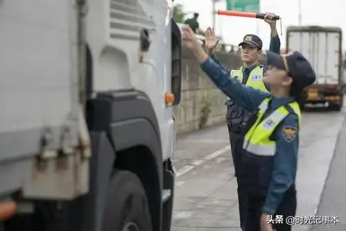  闹大了福州收费站故意刁难司机收费员态度嚣张,表情成亮点