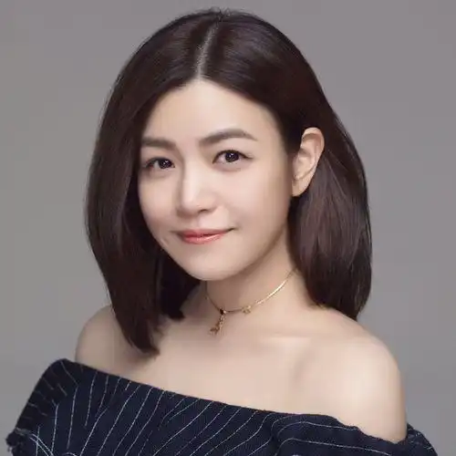  这次,陈妍希底裤被扒光,回看她的感情史,吴君如说得没错