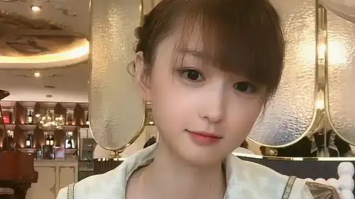  小姐姐你的表情也是让我醉啦