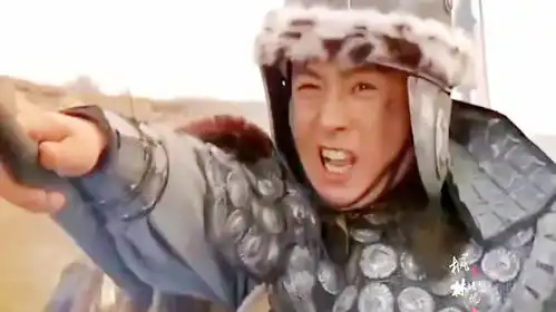  马超打着为父报仇的旗号,亲自带兵追杀,打得曹操弃袍割须