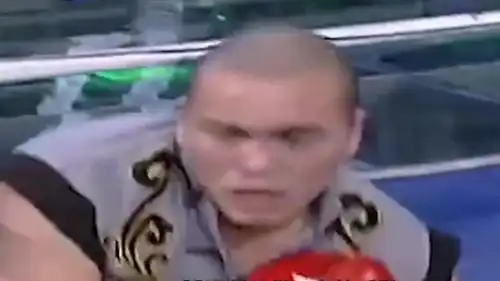  体坛名场面黑人拳王来华叫嚣,踢断武僧一尘手臂,死神方便得知前来迎战