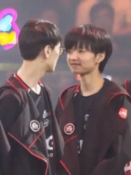  edg赛后采访meiko想对决kt下路,教练想复仇c9,iboy表情太心酸