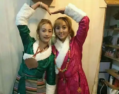  网红拉姆遇害一周年卓玛哀悼父亲无家可归,会和他一起去西藏