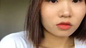  你好催了很久的染发视频来了我底色是黑色就随便买了两个品牌的红棕色染发膏我觉得味道不太好