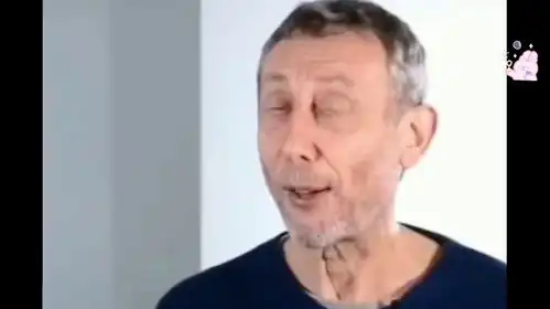  肖战还有两幅面孔同样是这个表情,对杨紫和别人的态度不一样