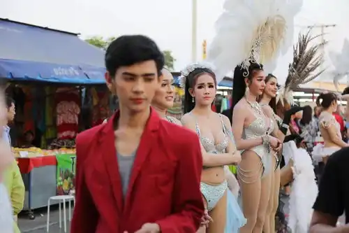  萨瓦迪卡鱼你在一起新春泰国游