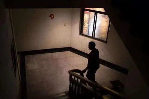  1986年,小镇灭门惨案,竟是因为男子出轨邻居妻子,妄想换妻