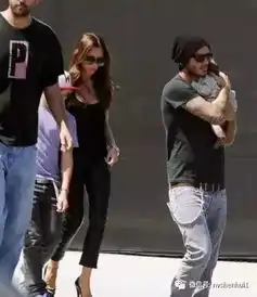  贝嫂身价过18亿,影响力超过英国女王老公宠坏