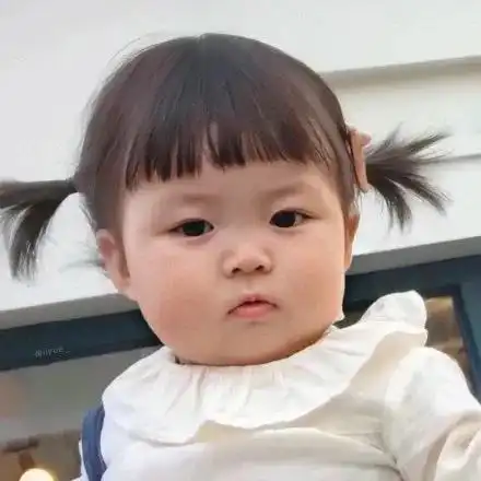  表情包看到小拳拳了吗还不睡觉吗小心捶你哦
